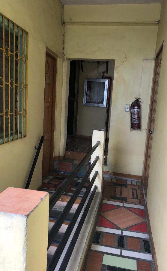 Belen Favila Transient Rooms Near Airport Terminal 3 Manila Exterior foto